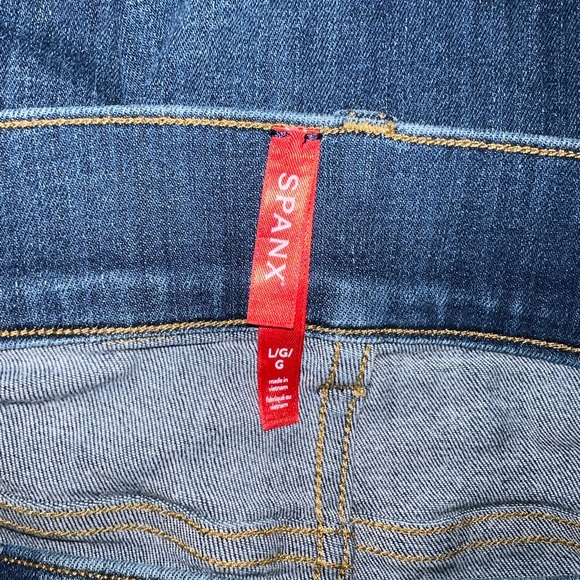 Spanx Jeans Denim Pull On Stretch Flare - Picture 3 of 8